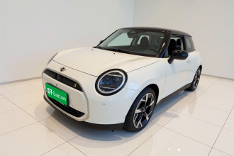 电动MINI COOPER 2024款 452km COOPER SE 艺术家