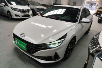 现代 伊兰特 2022款 1.5L CVT LUX尊贵版