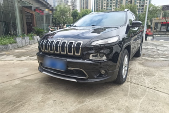 Jeep 自由光 2017款 2.0L 优越版