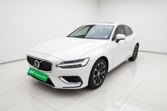 沃尔沃S60 2022款 B4 智逸豪华版