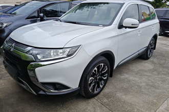 三菱 欧蓝德 2019款 2.0L 两驱畅享版 7座 国VI