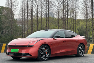 领克Z10 2024款 95kWh 702km四驱智驾Ultra