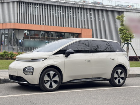 宝骏云朵 2023款 460 Max 灵犀版