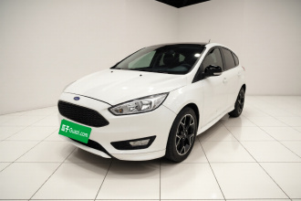 福特 福克斯 2017款 1.5T CTCC 白黑限量版