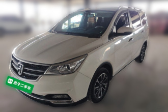 宝骏730 2019款 1.5L 手动时尚型 7座 国VI