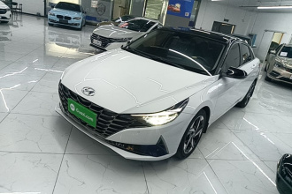 现代 伊兰特 2022款 1.5L CVT LUX尊贵版