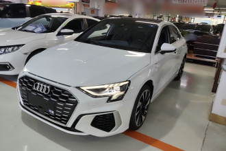 奥迪A3 2024款 A3L Limousine 35 TFSI 时尚运动型