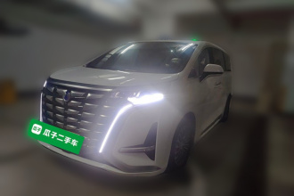 腾势D9 2022款 DM-i 970 四驱尊荣型