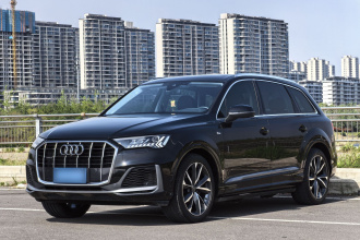 奥迪Q7 2023款 55 TFSI quattro S line运动型