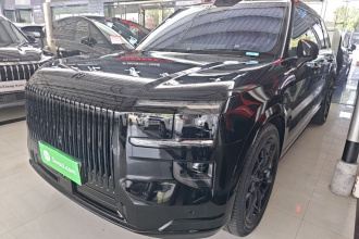 极氪9X 2025款 曜黑版 70kWh 六座