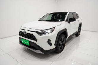 丰田 RAV4荣放 2022款 2.0L CVT四驱风尚版