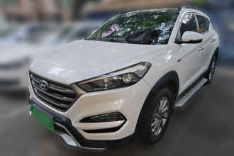 现代 途胜 2015款 1.6T 双离合两驱智能型