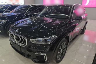 宝马X5 2022款 改款 xDrive 30Li 尊享型M运动套装