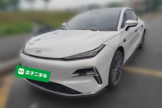 吉利银河 银河星耀8 2025款 130km EM-i 尊贵版