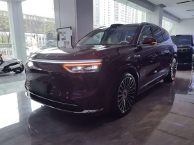 鸿蒙智行 问界M8 2025款 增程 Max+版 53.4kWh 6座版