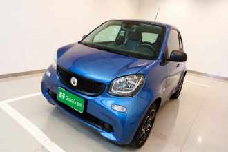 smart fortwo 2019款 0.9T 66千瓦硬顶风擎版 国VI