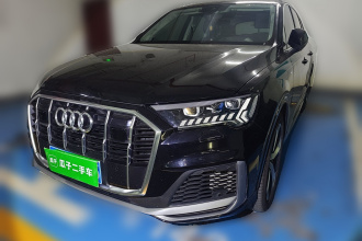 奥迪Q7 2021款 55 TFSI quattro S line尊贵型
