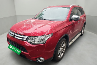 三菱 欧蓝德(进口) 2014款 2.4L 四驱豪华超值版 5座