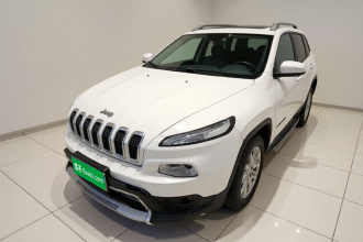 Jeep 自由光 2017款 2.0L 优越版