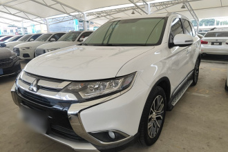 三菱 欧蓝德 2018款 2.4L 四驱精英版 5座