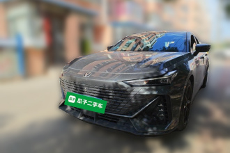 长安UNI-V 2022款 1.5T 尊贵型