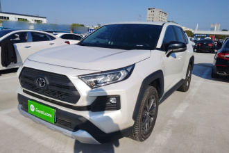 丰田 RAV4荣放 2023款 2.0L CVT四驱探险版