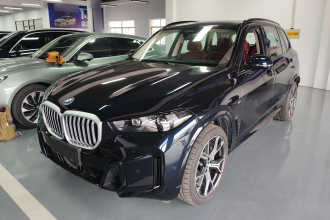 宝马X5 2023款 xDrive 30Li 尊享型M运动曜夜套装