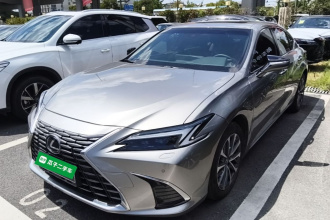雷克萨斯ES 2025款 300h 臻享版