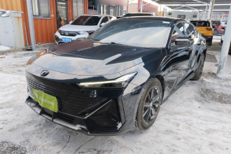 长安UNI-V 2022款 1.5T 尊贵型