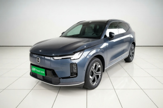 沃尔沃XC70插电式混动 2027款 99周年感恩版 两驱Core