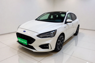 福特 福克斯 2020款 三厢 EcoBoost 180 自动ST Line
