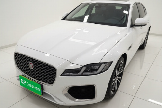 捷豹XFL 2025款 2.0T P250 两驱尊享豪华版