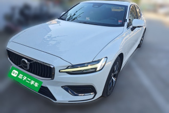 沃尔沃S60 2023款 B4 智逸豪华版