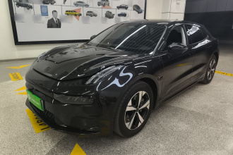 极氪001 2022款 长续航双电机 WE版