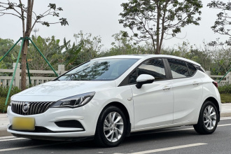 别克 威朗 2016款 两厢 15S 自动进取型