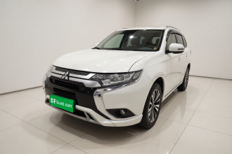 三菱 欧蓝德 2021款 2.0L 两驱畅享版 7座