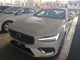 沃尔沃S60 2025款 B4 智远豪华版