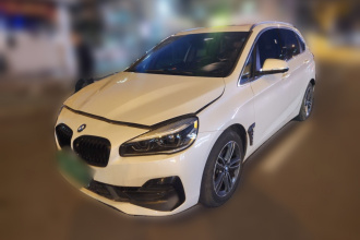 宝马2系旅行车 2019款 218i 尊享型运动套装