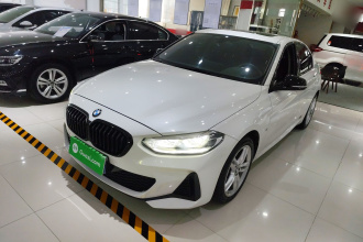 宝马1系 2021款 改款 120i M运动曜夜版