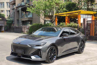 长安UNI-V 2023款 1.5T 尊贵型