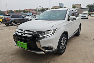 三菱 欧蓝德 2018款 2.0L 两驱荣耀版 5座