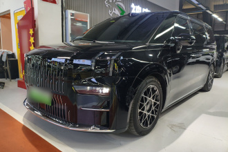 极氪009 2024款 七座过道版四驱 108kWh