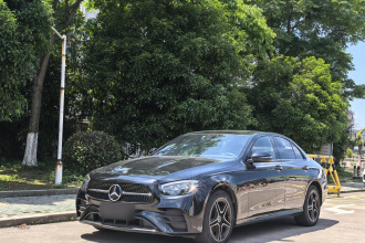 奔驰E级(进口) 2022款 E 260 时尚型运动版