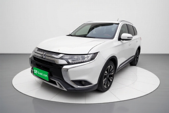 三菱 欧蓝德 2020款 2.0L 两驱畅享版 5座