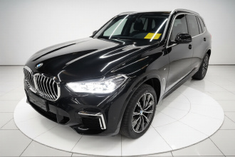 宝马X5 2022款 改款 xDrive 30Li M运动套装