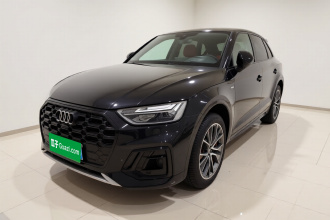 奥迪Q5L 2025款 45周年典藏版 45 TFSI 豪华动感型