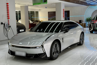 小鹏P7 2025款 702 长续航 Ultra