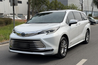 丰田 赛那SIENNA 2023款 2.5L混动 舒适版