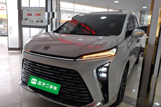 别克GL8 2025款 陆尊 尊享版