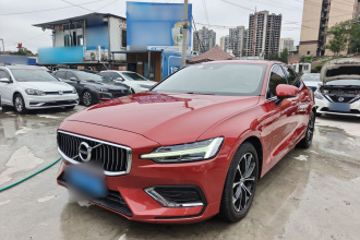 沃尔沃S60 2021款 T4 智逸豪华版